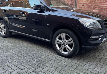 Mercedes-Benz ML 350 280.000 km 14.900 &euro; Duisburg 47199