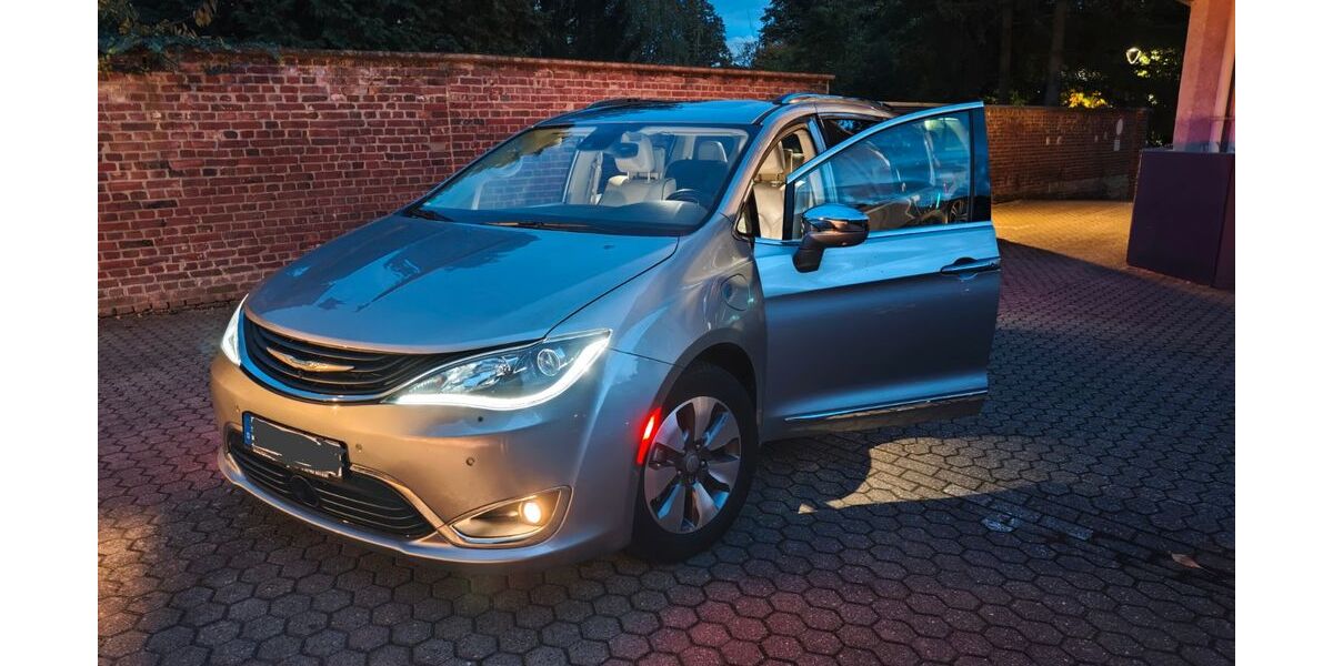 Chrysler Pacifica 107.000 km 23.000 &euro; Mönchengladbach 41061