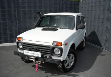 Lada Niva 101.554 km 10.499 &euro; Dormagen 41539