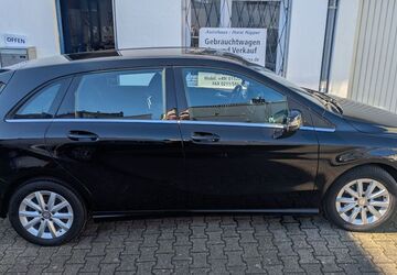 Mercedes-Benz B 200 137.695 km 12.300 &euro; Düsseldorf 40472