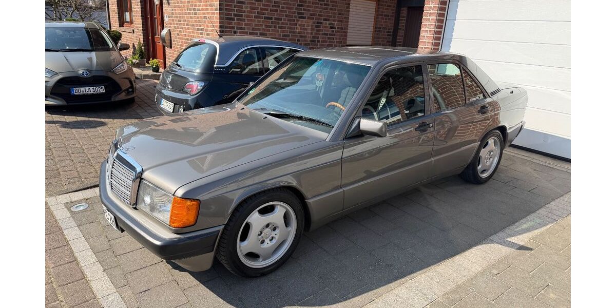 Mercedes-Benz 190 105.600 km 8.390 &euro; Duisburg 47178