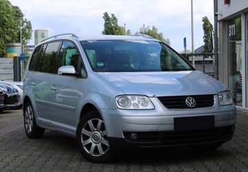 VW Touran 149.827 km 3.999 &euro; Düsseldorf 40625