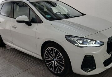BMW 218 Active Tourer 12.000 km 30.999 &euro; Düsseldorf 40599