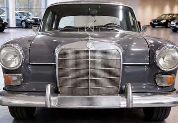 Mercedes-Benz 200 98.500 km 29.999 &euro; Düsseldorf 40595