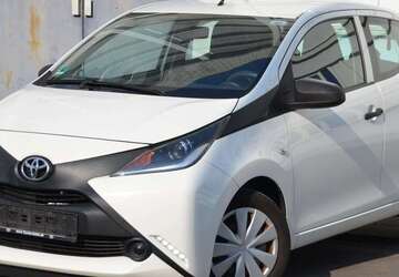 Toyota Aygo 124.806 km 5.490 &euro; Düsseldorf 40599