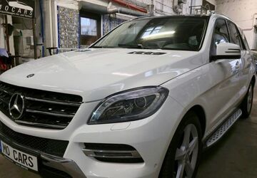Mercedes-Benz ML 350 244.000 km 15.890 &euro; Ratingen 40878