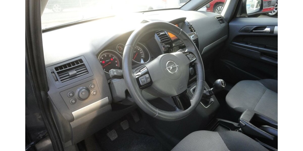 Opel Zafira 1,8 Family Navi Klimatr.PDC 7 Sitzer 136.000 km 6.400 &euro; Neuss 41462