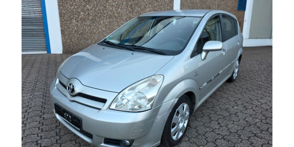 Toyota Corolla Verso 147.000 km 2.600 &euro; Moers 47441