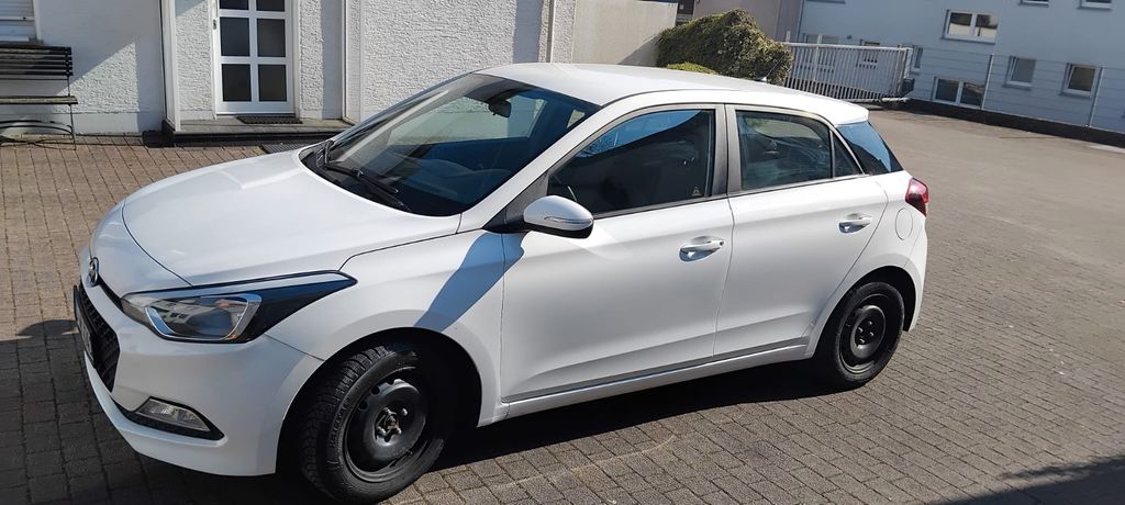 Hyundai i20 115.000 km 7.800 &euro; Remscheid 42899