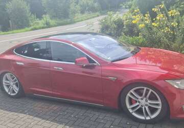 Tesla Model S 308.000 km 26.000 &euro; Solingen 42659