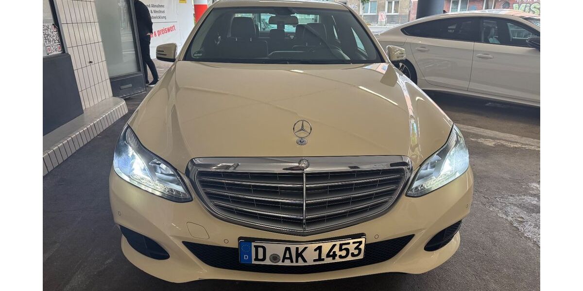 Mercedes-Benz E 200 560.000 km 6.500 &euro; Düsseldorf 40547