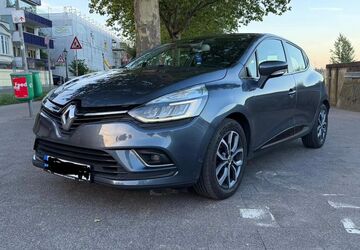 Renault Clio 142.000 km 6.900 &euro; Düsseldorf 40549