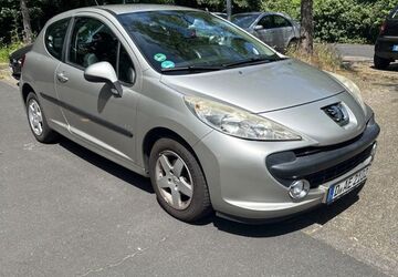 Peugeot 207 151.000 km 2.900 &euro; Düsseldorf 40595