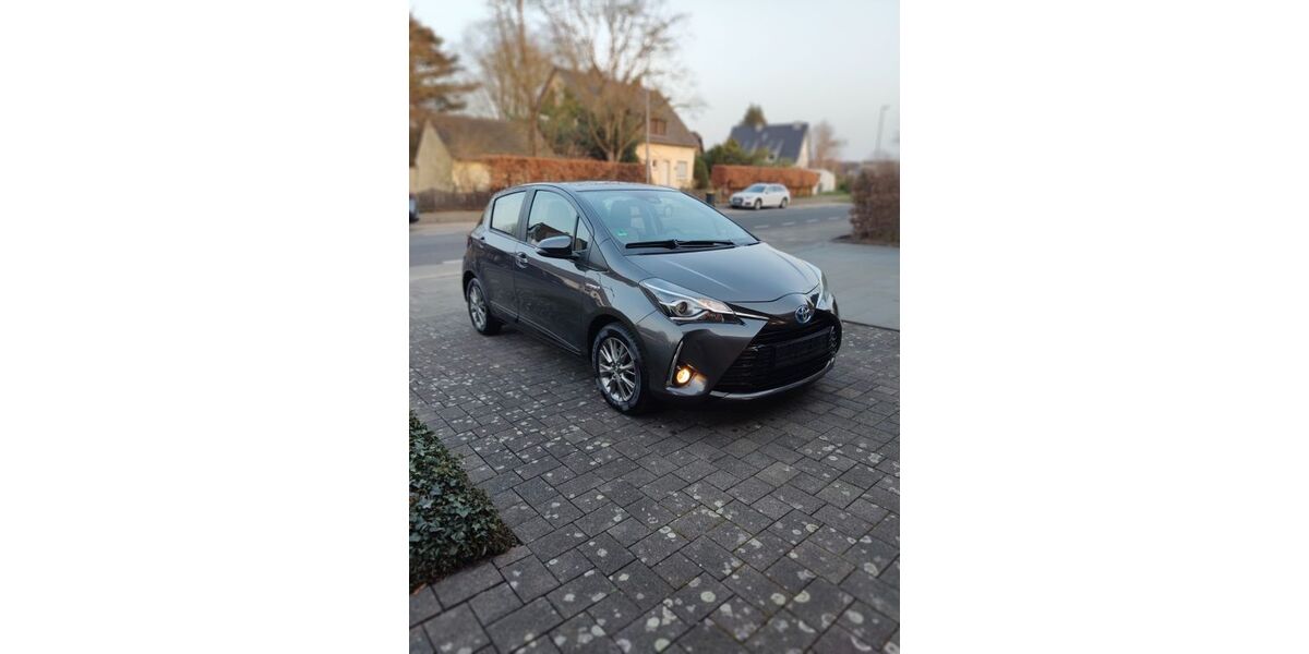 Toyota Yaris 112.000 km 11.400 &euro; Krefeld 47807