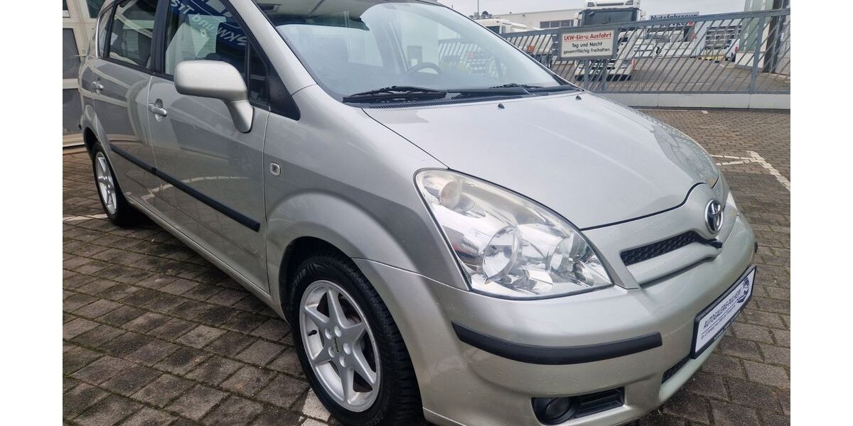 Toyota Corolla Verso 105.000 km 5.950 &euro; Pulheim 50259