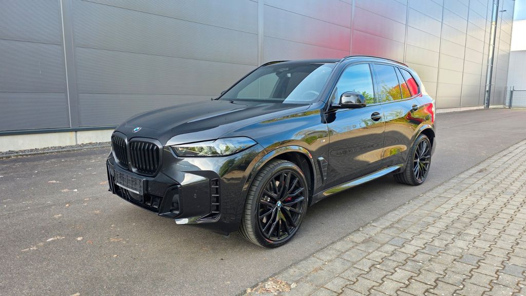 BMW X5 4.500 km 111.824 &euro; Düsseldorf 40589