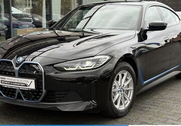 BMW i4 21.135 km 32.830 &euro; Mülheim 45472