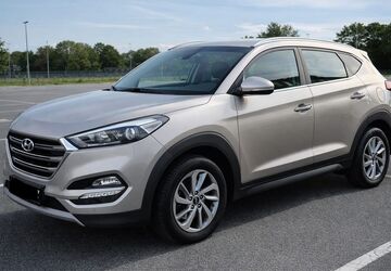 Hyundai TUCSON 83.000 km 13.990 &euro; Solingen 42697
