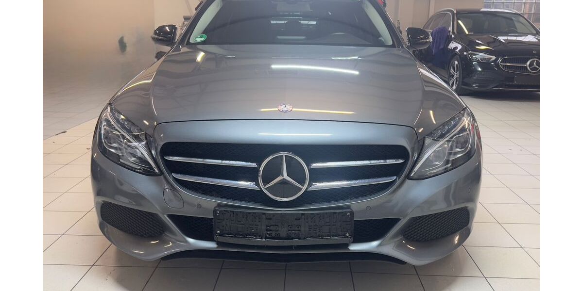 Mercedes-Benz C 300 215.000 km 12.990 &euro; Düsseldorf 40599
