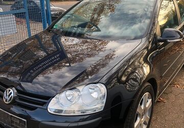 VW Golf 125.432 km 3.290 &euro; Düsseldorf 40231