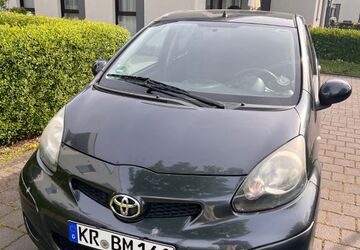 Toyota Aygo (X) 66.000 km 4.899 &euro; Krefeld 47809