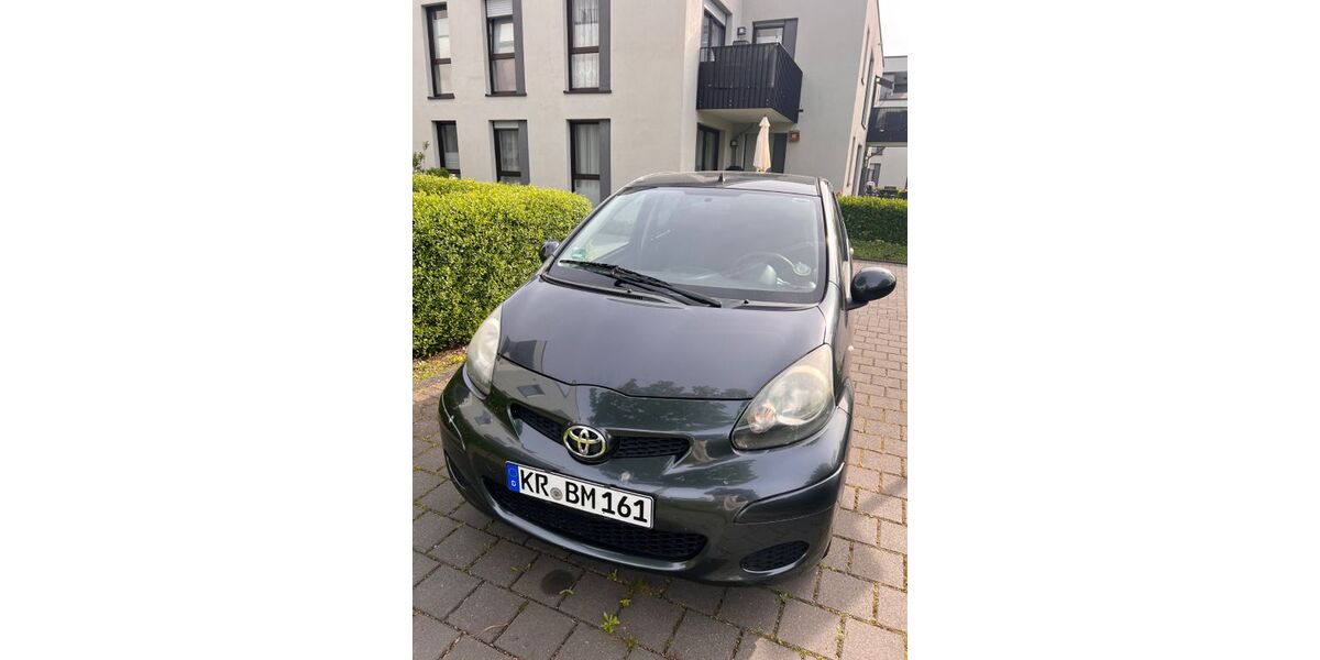 Toyota Aygo (X) 66.000 km 4.899 &euro; Krefeld 47809