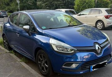 Renault Clio 110.500 km 8.299 &euro; Düsseldorf 40589