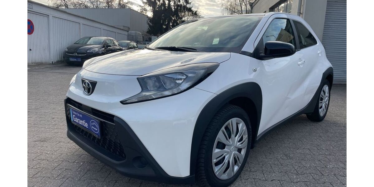 Toyota Aygo (X) 95.000 km 8.999 &euro; Mönchengladbach 41238