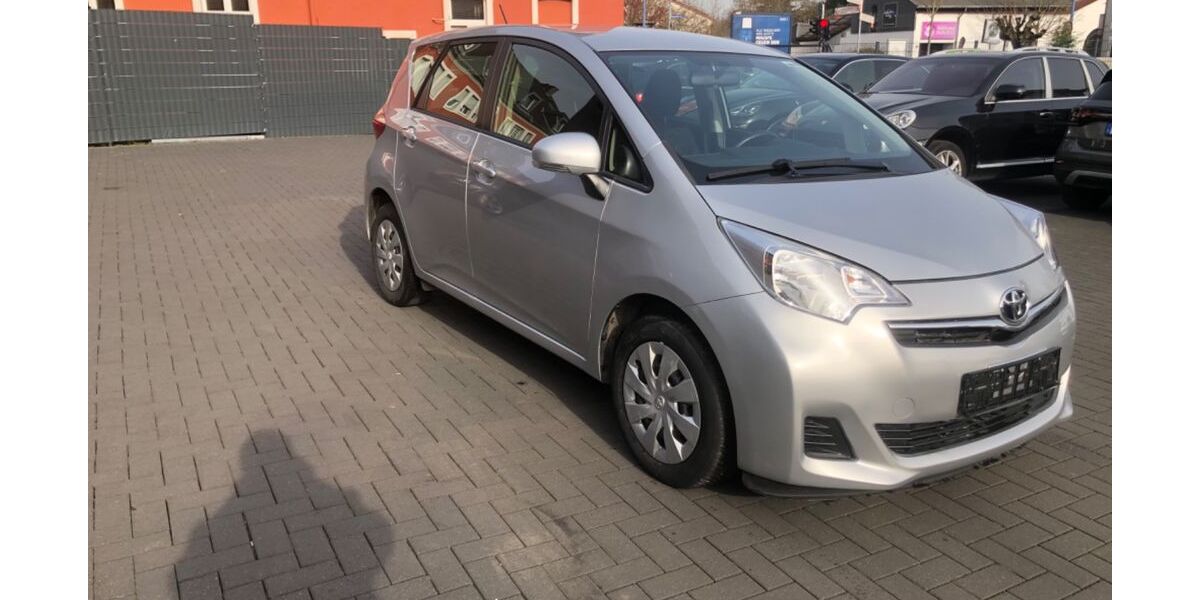 Toyota Verso-S 46.600 km 5.980 &euro; Meerbusch 40667