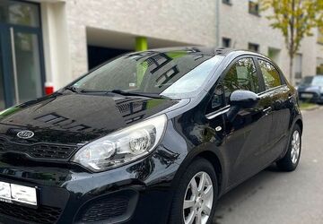 Kia Rio 59.950 km 7.150 &euro; Düsseldorf 40227
