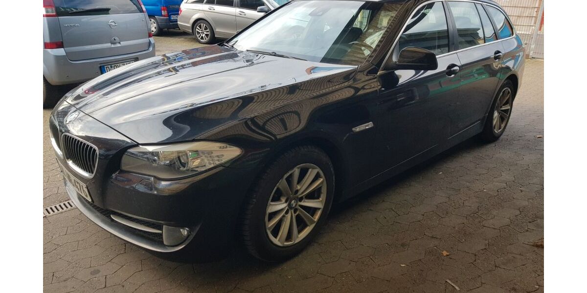 BMW 520 329.000 km 5.599 &euro; Düsseldorf 40231