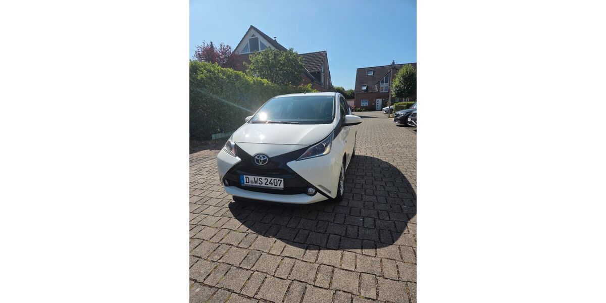 Toyota Aygo (X) 81.756 km 7.500 &euro; Meerbusch 40670