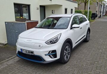 Kia Niro 62.500 km 21.900 &euro; Düsseldorf 40593