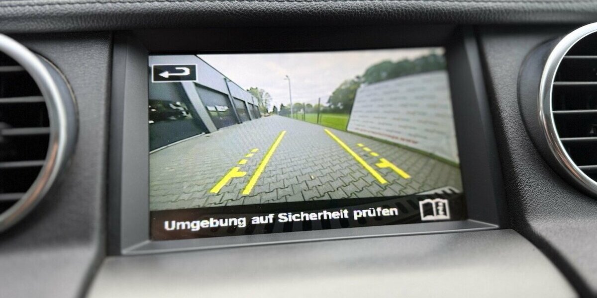 Land Rover Discovery SDV6 / HSE / Kamera / Pano / 7 Sitze 199.000 km 19.890 &euro; Mönchengladbach 41066