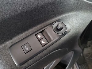 Opel Combo - e Edition PDC vo.&hi. Holzausbau verglaste 20.076 km 17.980 &euro; HAAN 42781