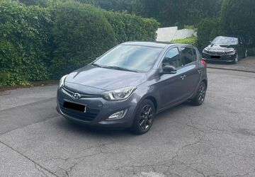 Hyundai i20 63.810 km 5.900 &euro; Solingen 42697
