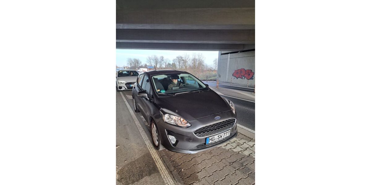 Ford Fiesta 31.000 km 11.800 &euro; Mönchengladbach 41239