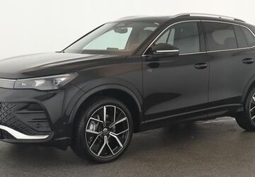VW Tiguan 8.900 km 46.784 &euro; Düsseldorf 40233