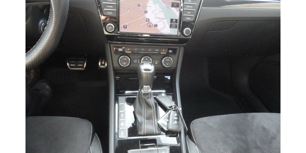 Skoda Superb Sportline4x4 Navi PanoSdach BiXenon Leder 122.000 km 19.999 &euro; Neuss 41462