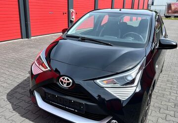 Toyota Aygo (X) 29.476 km 11.000 &euro; Oberhausen 46145