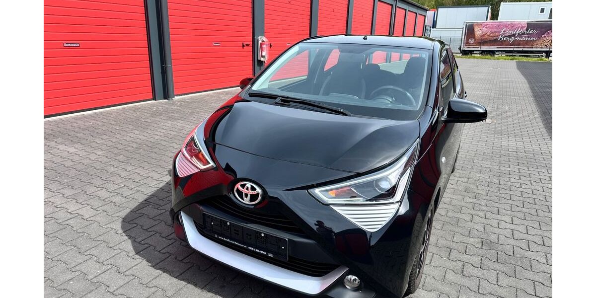 Toyota Aygo (X) 29.476 km 11.000 &euro; Oberhausen 46145
