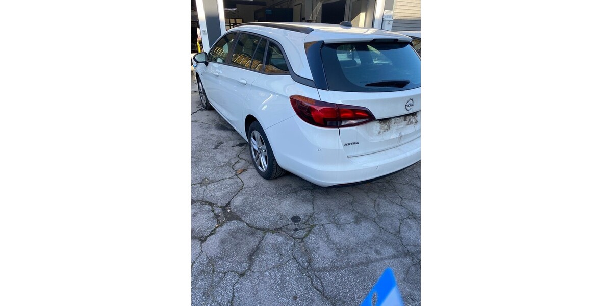 Opel Astra K Sports1.5CDTI.NAVI. VOLL-LED.PDC.ALUF 140.000 km 4.100 &euro; Hilden 40721