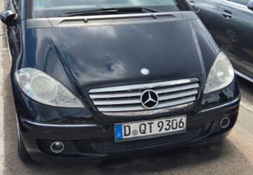 Mercedes-Benz A 180 80.915 km 2.800 &euro; Düsseldorf 40237