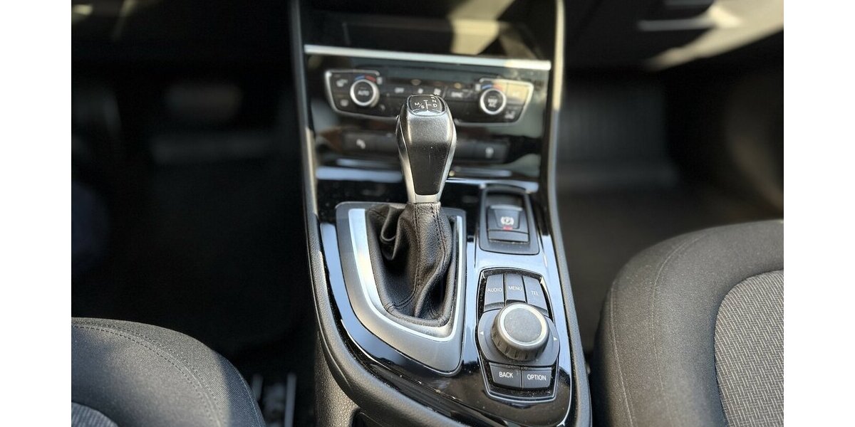 BMW 218 Active Tourer i / Advantage / PANO / Keyless 70.000 km 16.890 &euro; Mönchengladbach 41066