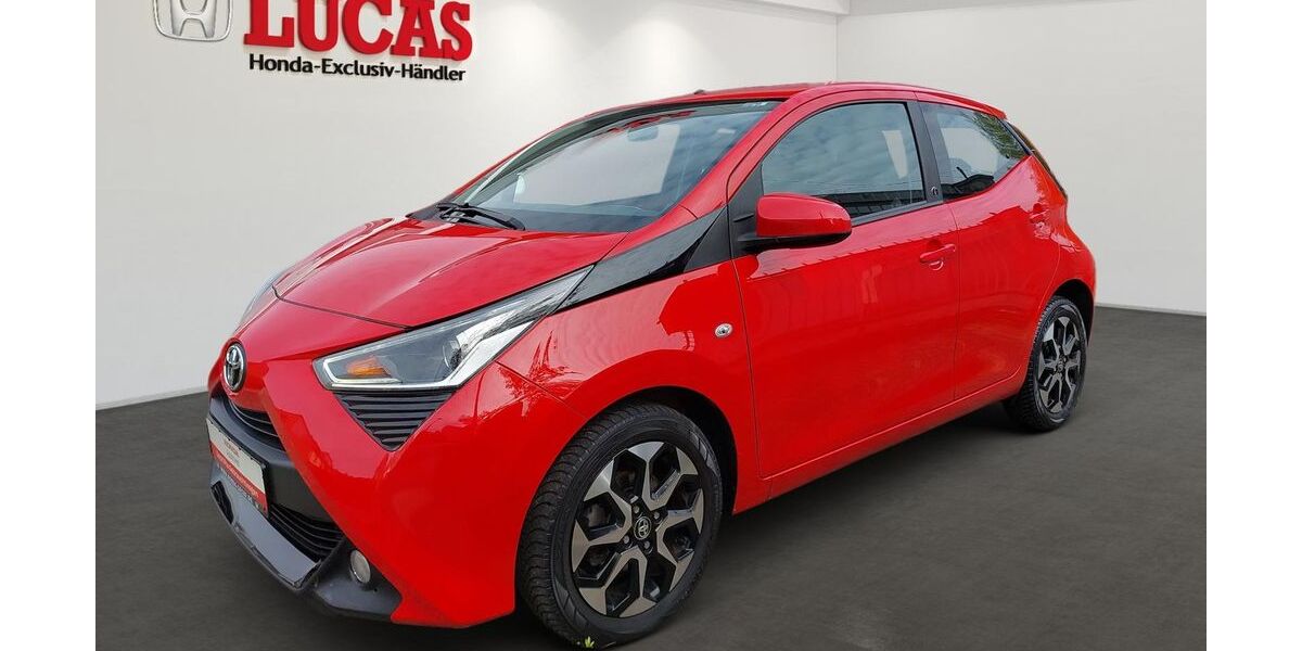 Toyota Aygo (X) 33.127 km 9.980 &euro; Oberhausen 46117