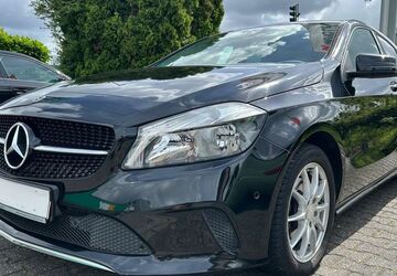 Mercedes-Benz A 180 98.500 km 11.900 &euro; Düsseldorf 40231