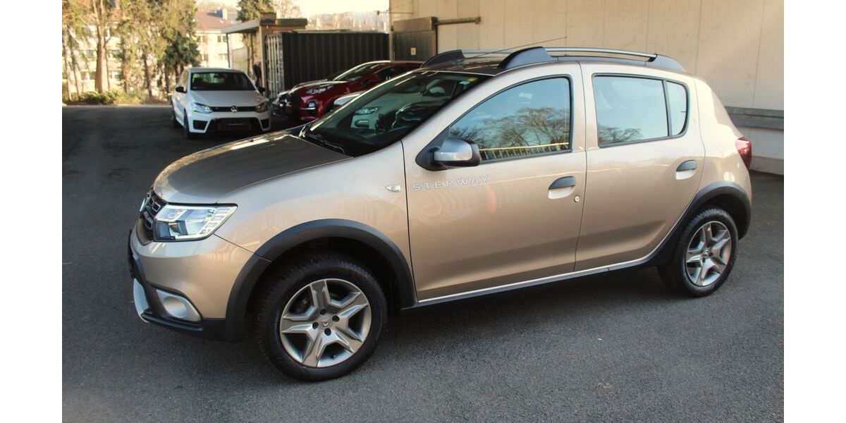 Dacia Sandero 67.000 km 8.990 &euro; Wuppertal 42115