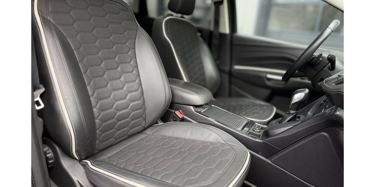 Ford Kuga Vignale / Panorama / Kamera / Keyless GO 34.000 km 22.900 &euro; Mönchengladbach 41066