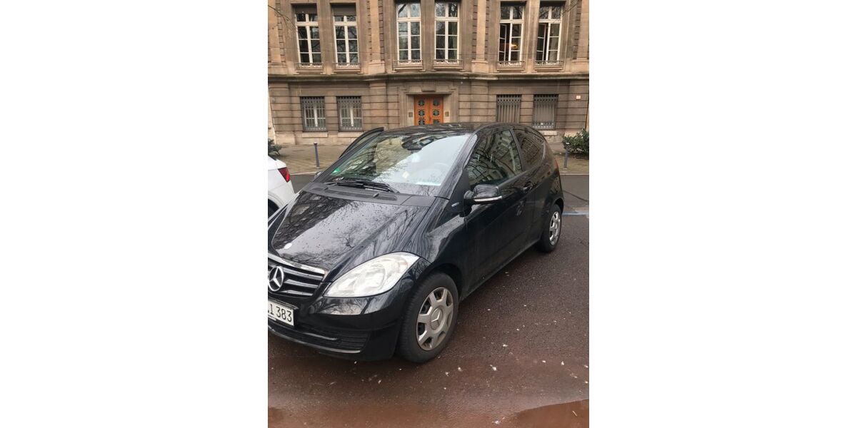 Mercedes-Benz A 160 140.000 km 5.500 &euro; Düsseldorf 40211
