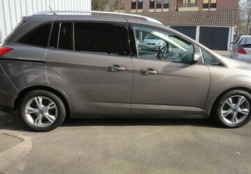 Ford Grand C-Max SYNC Edit. 1,6L/110KW Klima+SHZ+PDC 170.000 km 5.999 &euro; Neuss 41462